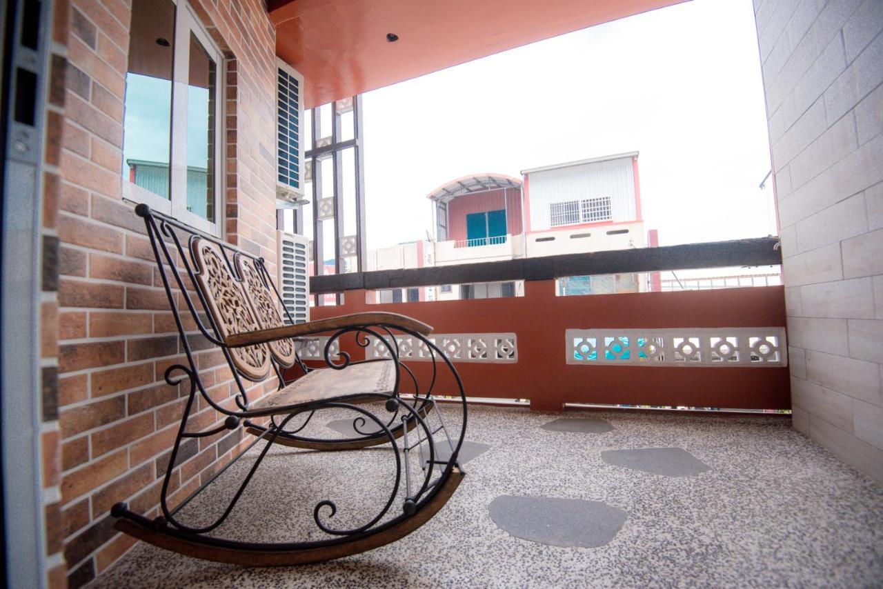 Ripoll'Es Homestay Чишанг Екстериор снимка